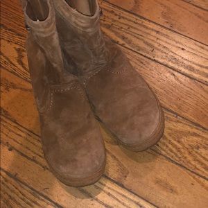 Uggs short boots